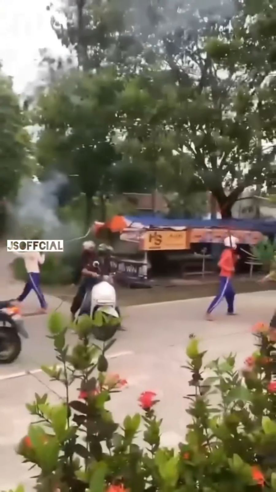Tangkapan layar tawuran antar pelajar yang disebut terjadi di kawasan Alun-alun Lor Boyolali.