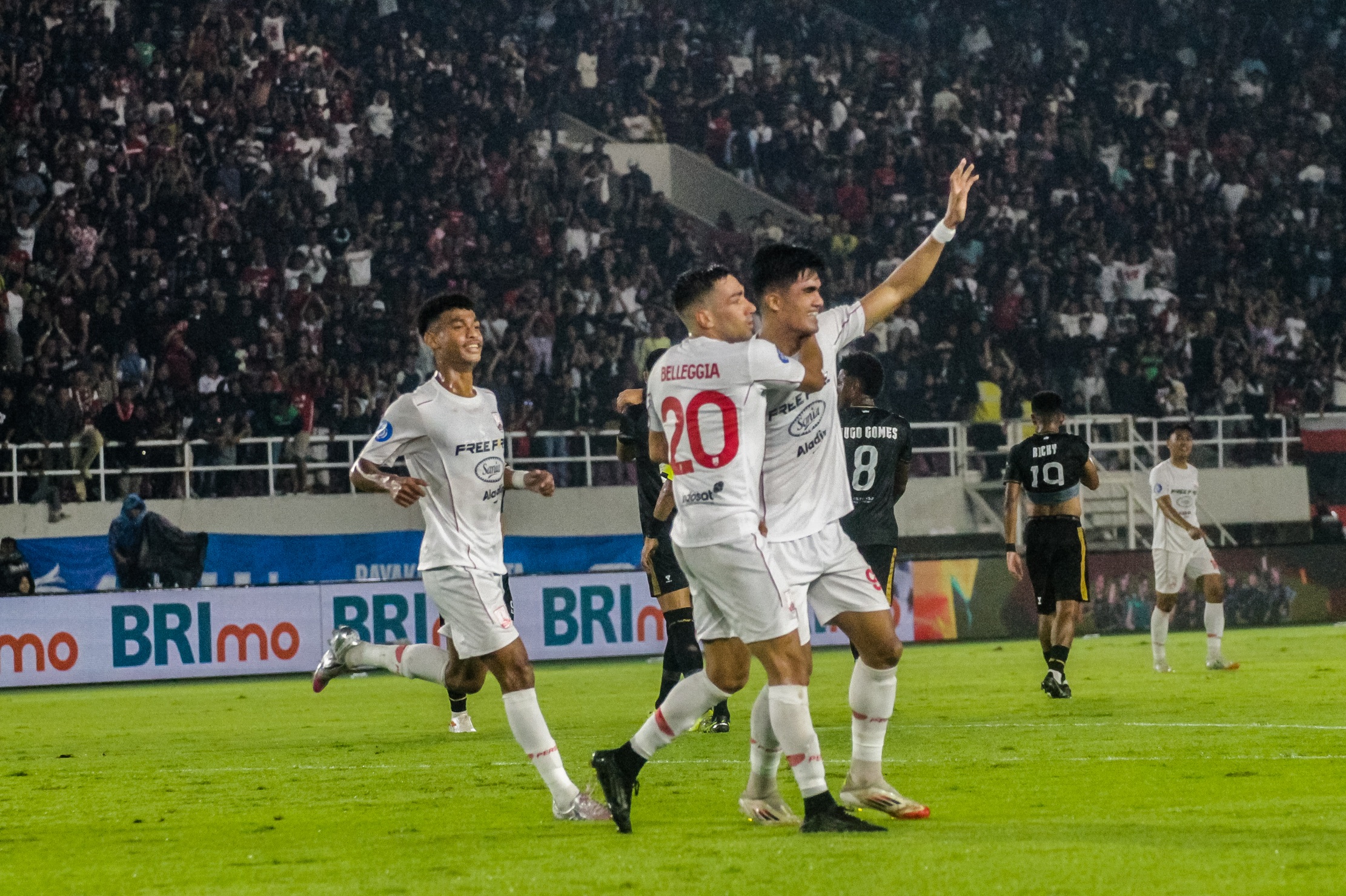 TERANCAM HENGKANG: Striker Persis Solo Ramadhan Sananta melakukan selebrasi usai membobol gawang Dewa United (17/5), sayang gol tersebut dianulir oleh wasit.