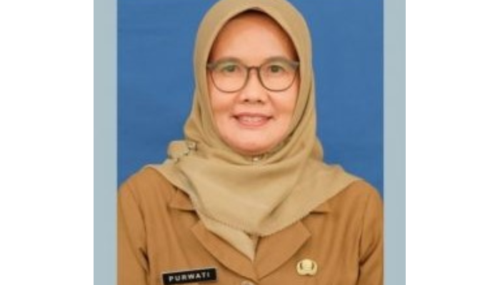 Kepala Dinkes Karanganyar Purwati, kini jadi tersangka dugaan korupsi pengadaan alkes senilai Rp 7 miliar.