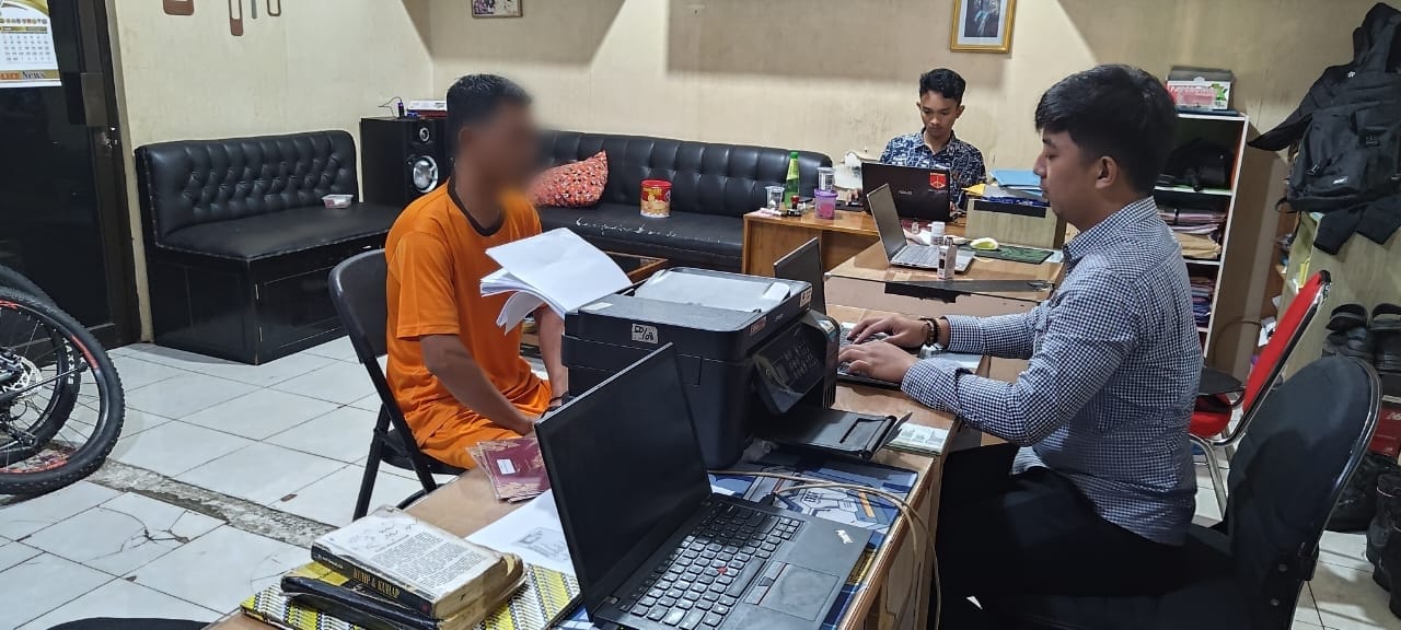 RH, tersangka penganiayaan di Puhpelem Wonogiri diperiksa di Mapolres Wonogiri.