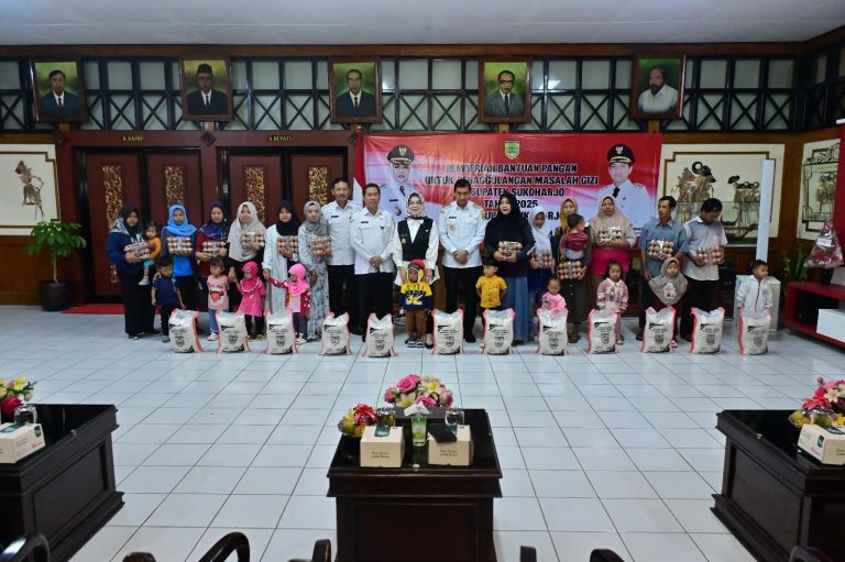 Pencegahan stunting menjadi prioritas program kerja Bupati Sukoharjo Etik Suryani.