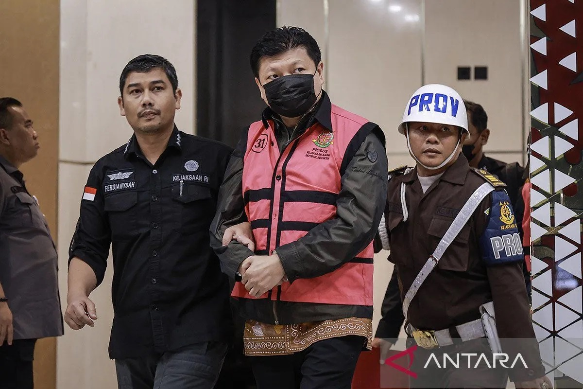 Kejagung telah resmi menetapkan 3 tersangka termasuk Iwan Setiawan Lukminto terkait dugaan korupsi PT Sritex