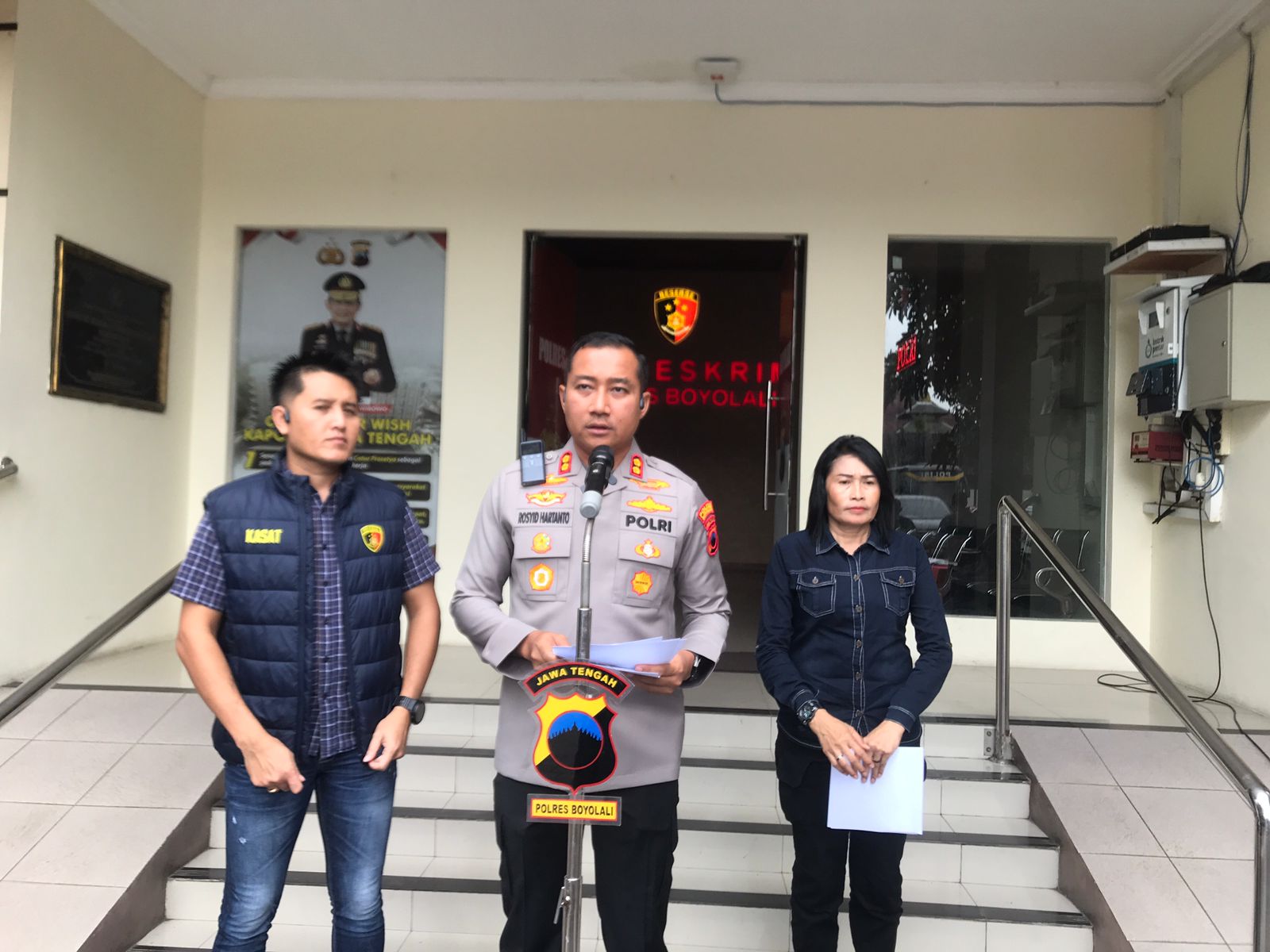 Kapolres Boyolali AKBP Rosyid Hartanto beri keterangan pers terkait kematian MPS, remaja asal Karanggede saat latihan silat, Jumat (23/5/2025).