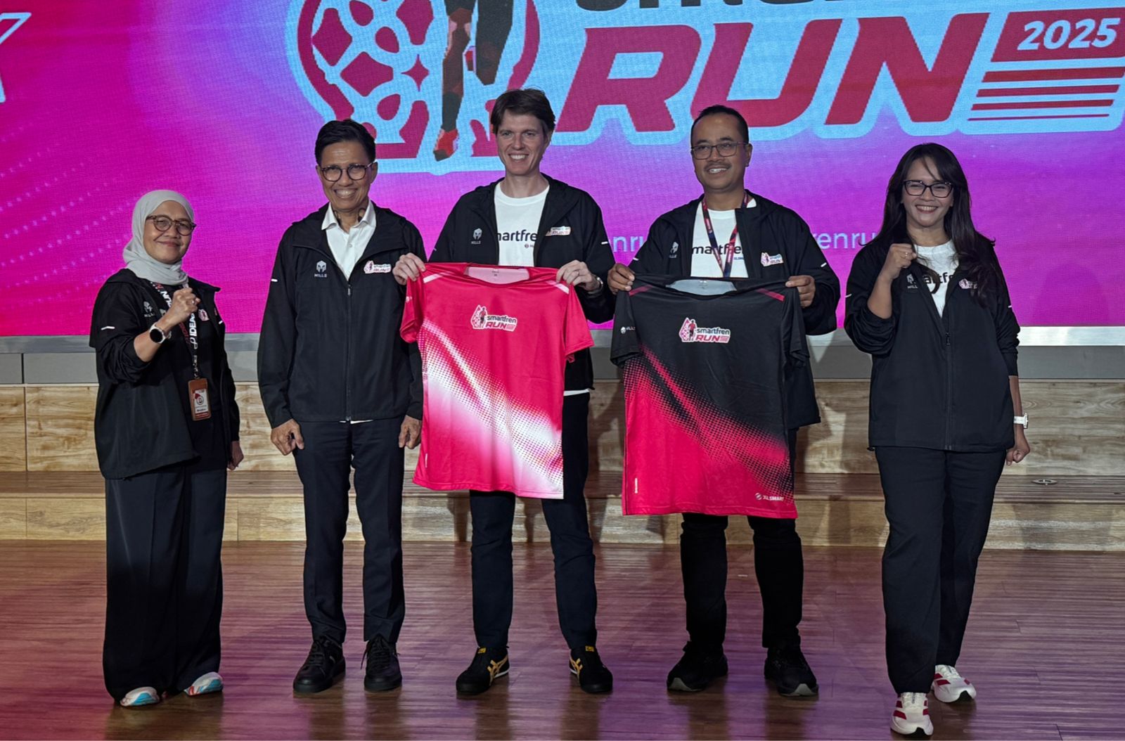 Smartfren Run 2025 menjadi langkah nyata XLSMART untuk lebih dekat dengan masyarakat sekaligus mendukung tujuan perusahaan dalam menghubungkan setiap warga masyarakat untuk kehidupan yang lebih baik.