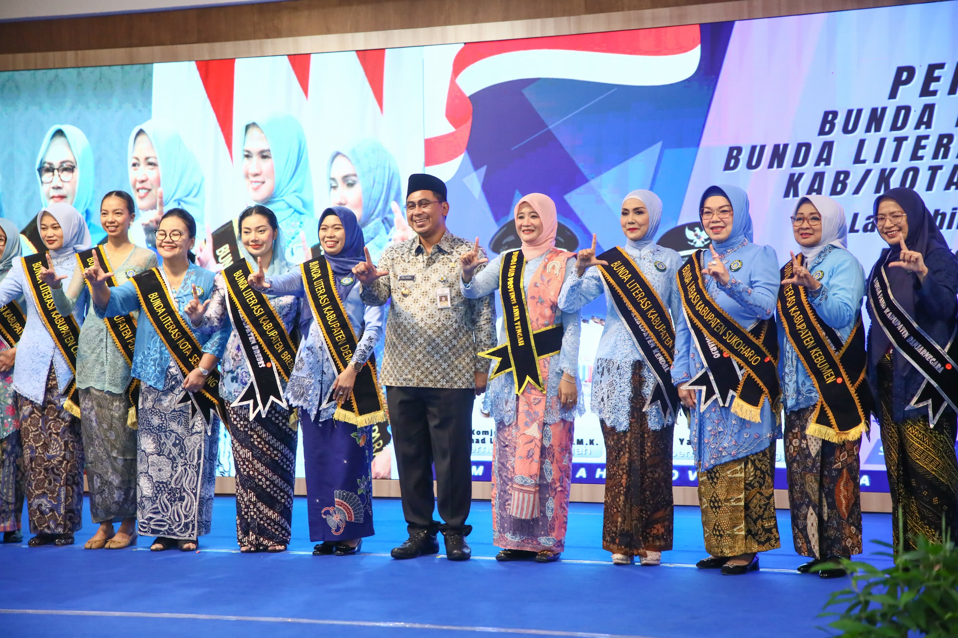 Wagub Jateng Taj Yasin hadiri pengukuhan serentak Bunda PAUD kabupaten/kota se-Jawa Tengah bersamaan dengan peluncuran aplikasi SiArtis di Gedung Gradhika Bhakti Praja, Semarang, Jumat (23/5/2025).