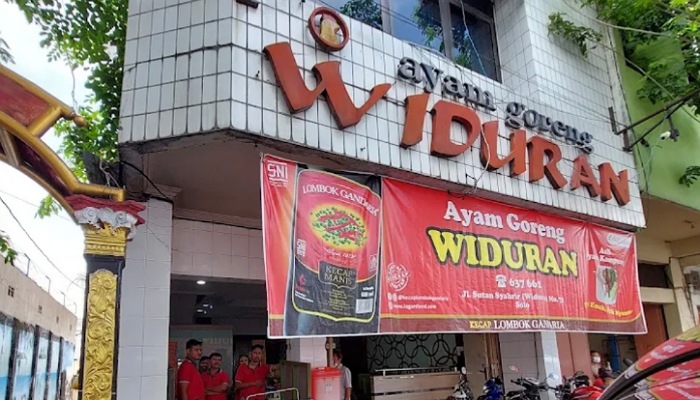 Restoran Ayam Goreng Widuran Solo.