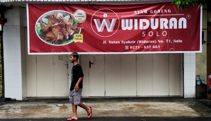 Ayam Goreng Widuran yang kini tutup sementara usai viral pakai bahan nonhalal.