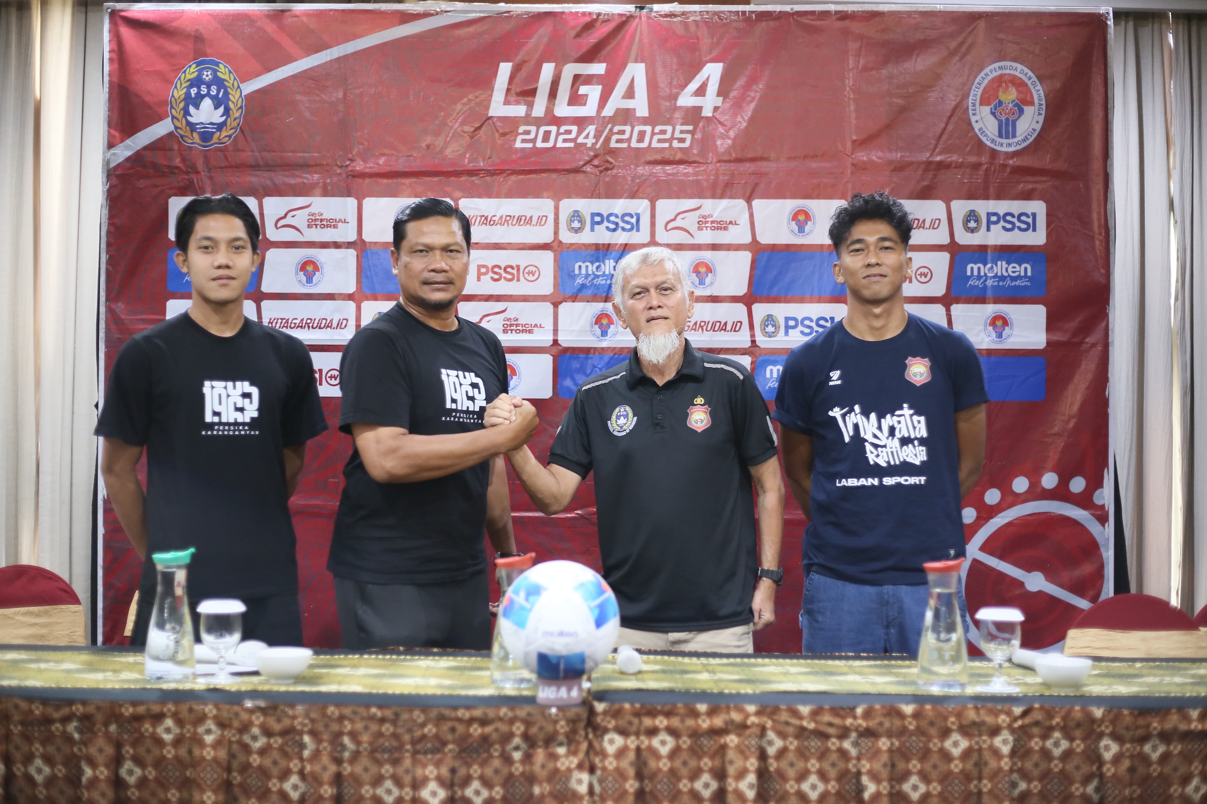 Pelatih dan pemain Persika pada match press conference Final Liga 4 Putaran Nasional