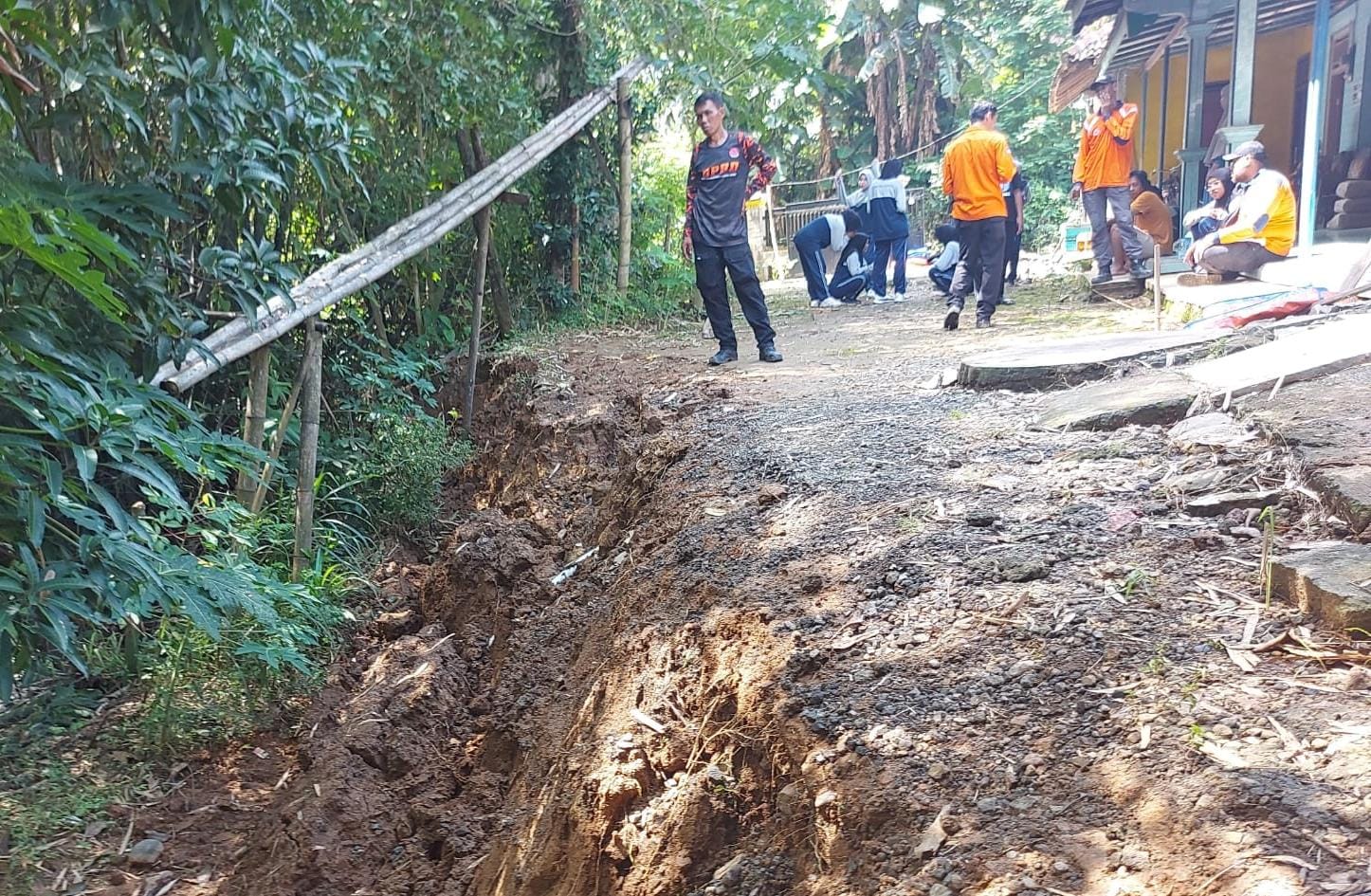 Tanah bergerak kembali terjadi di Dusun Tukul, RT 01 RW 04, Desa Jendi, Kecamatan Selogiri, Wonogiri.