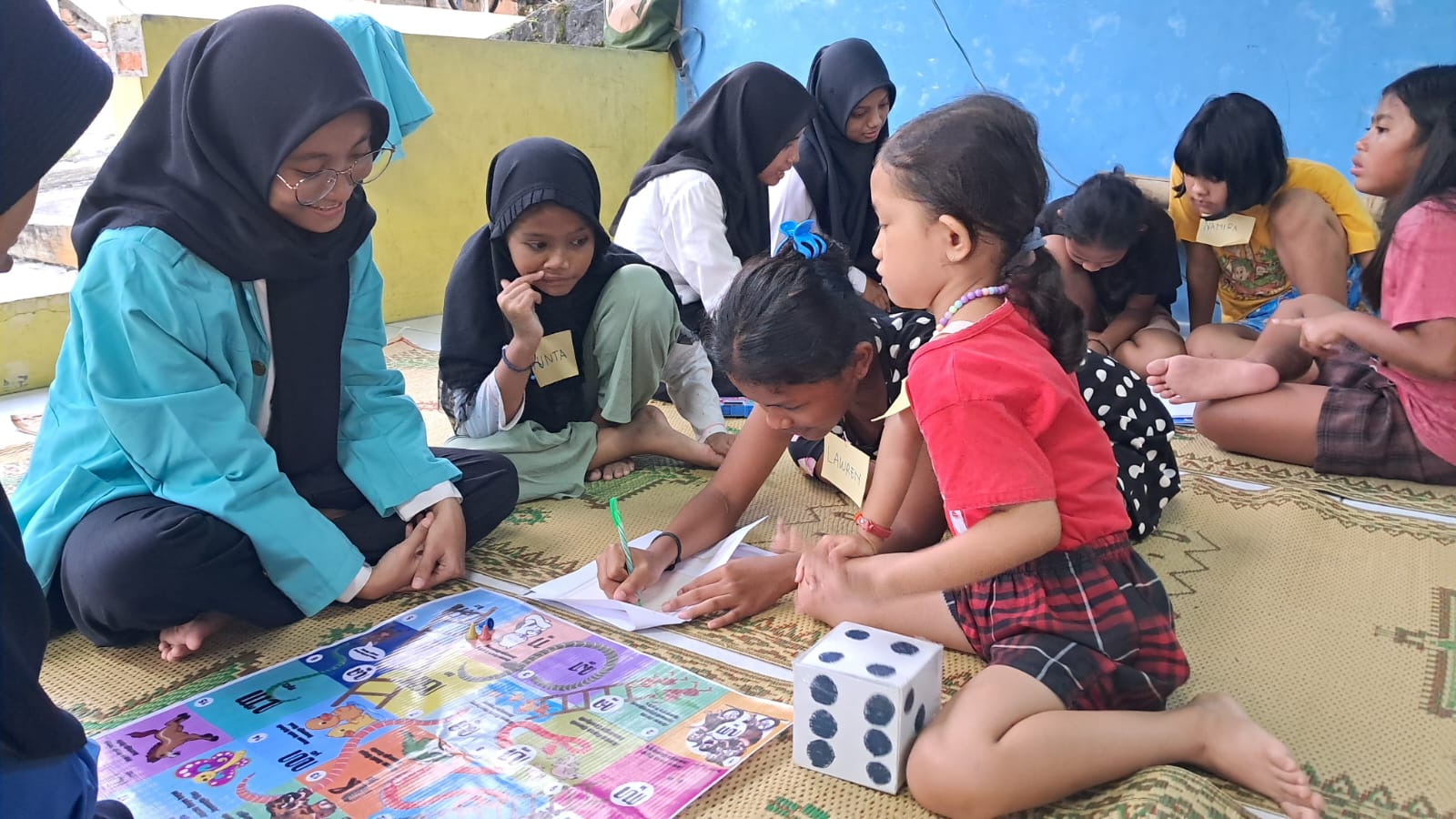 Pembiasaan komunikasi dengan bahasa jawa perlu dilakukan sejak usia dini. (Fauziah Akmal/Radar Solo)
