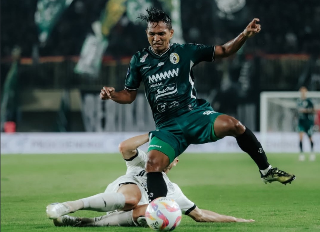 Pertandingan PSS Sleman melawan Persija Jakarta di Stadion Maguwoharjo Sleman, pada 17 Mei 2025.