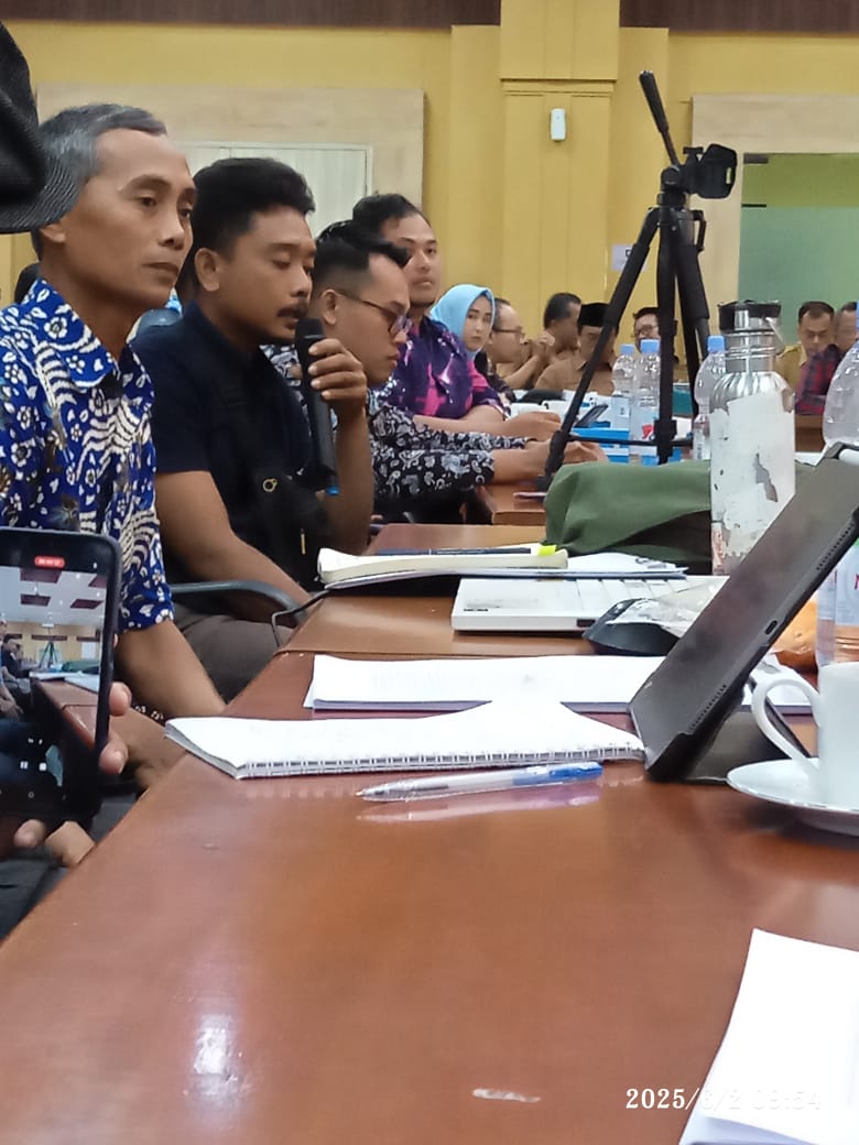 Pertemuan antara Paguyuban Tali Jiwo dengan DLHK Provinsi Jateng di Semarang, Senin (2/6/2025).