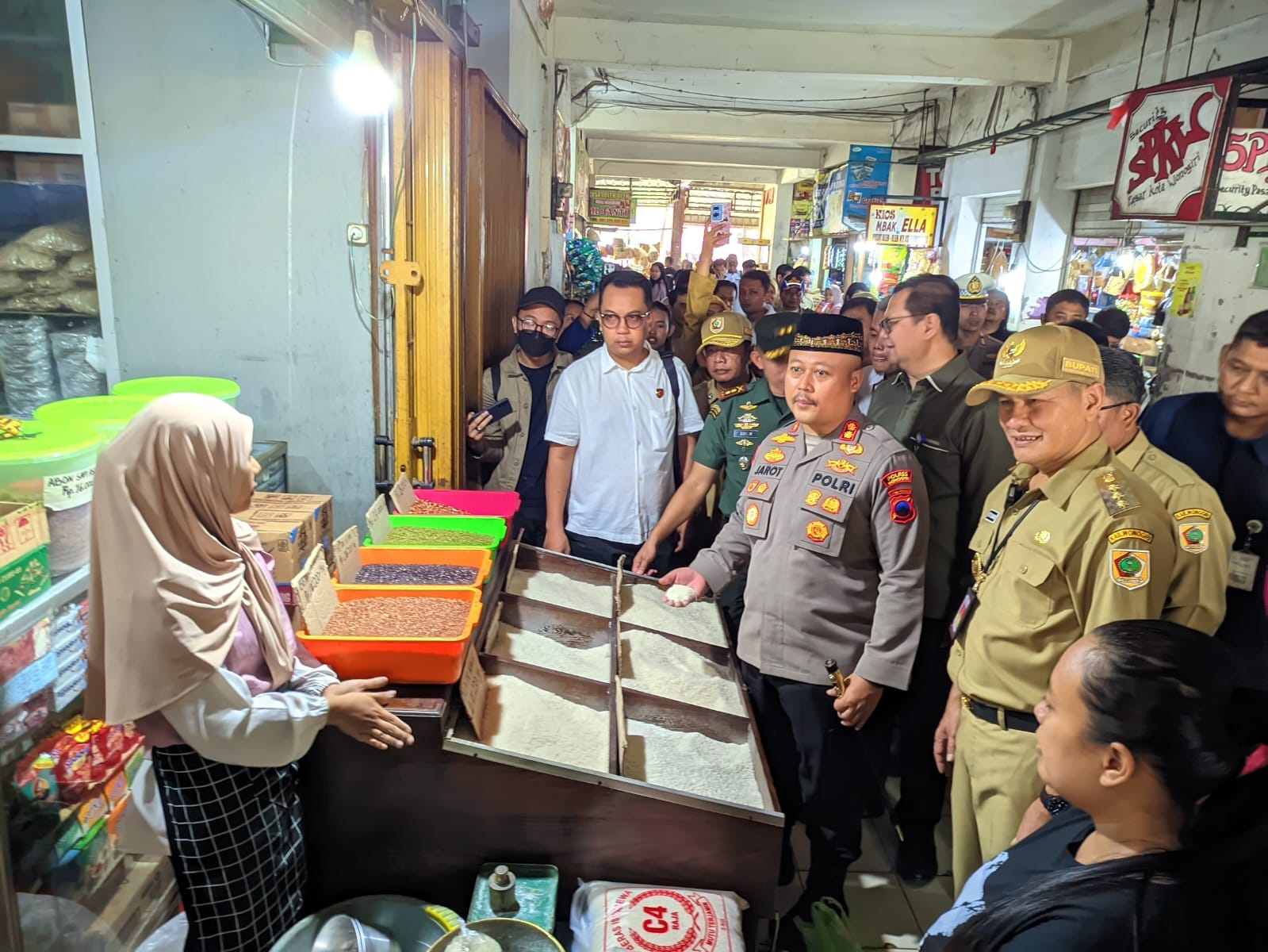 Bupati Wonogiri Setyo Sukarno dan Forkompimda Wonogiri melakukan sidak di Pasar Kota Wonogiri Maret lalu.