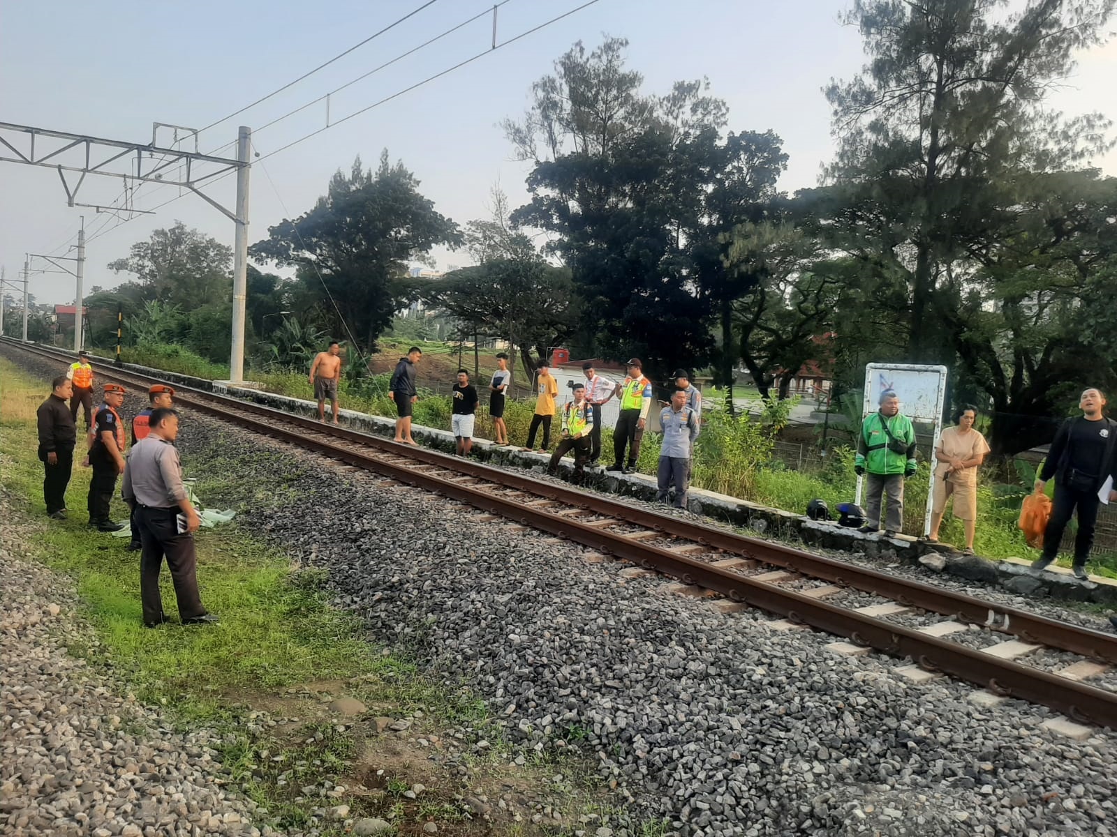 Pria Tanpa Identitas Tewas Tertabrak KRL Komuter Line 701 di Pucang Sawit Solo, Polisi Masih Telusuri Identitas Korban