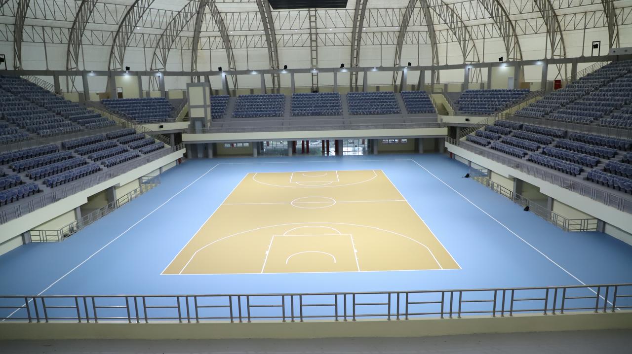 MEGAH: Bagian dalam GOR Indoor Manahan yang kini sudah selesai pembangunannya.