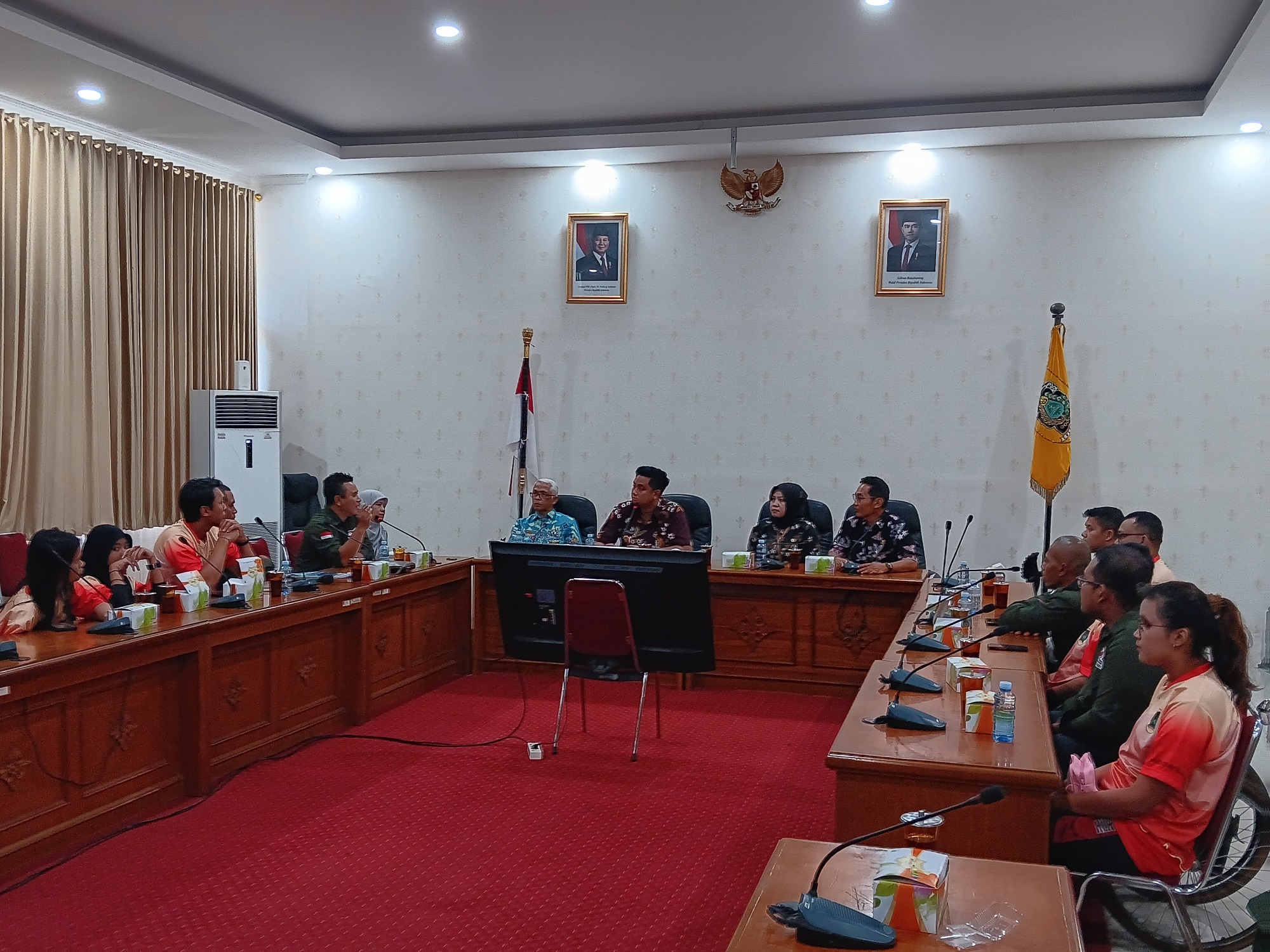 Bupati Klaten Hamenang Wajar Ismoyo beraudiensi dengan NPCI Klaten, Rabu (11/6/2025). (Angga Purenda/Radar Solo)