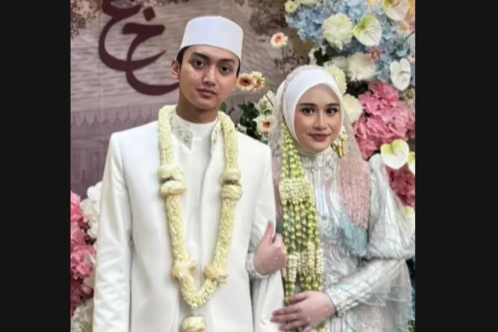 Profil Gus Azmi, Vokalis Syubbanul Muslimin yang Resmi Menikah dengan Khansa Mariska