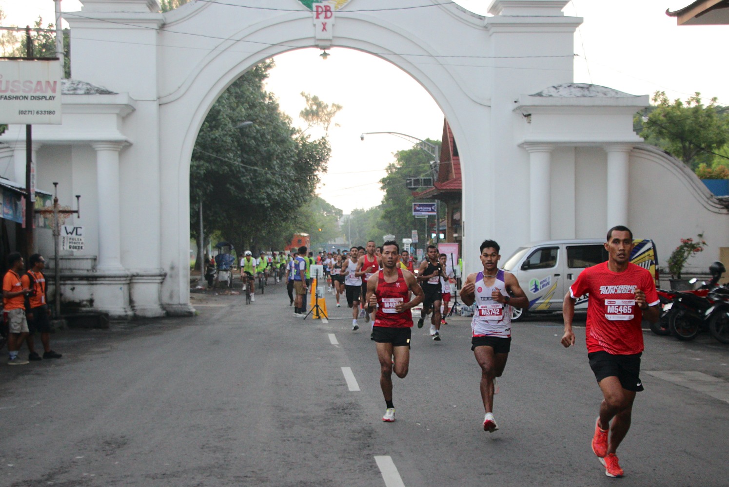 Ribuan pelari mengikuti ajang Soekarno Run Solo, Minggu (15/6/2025).