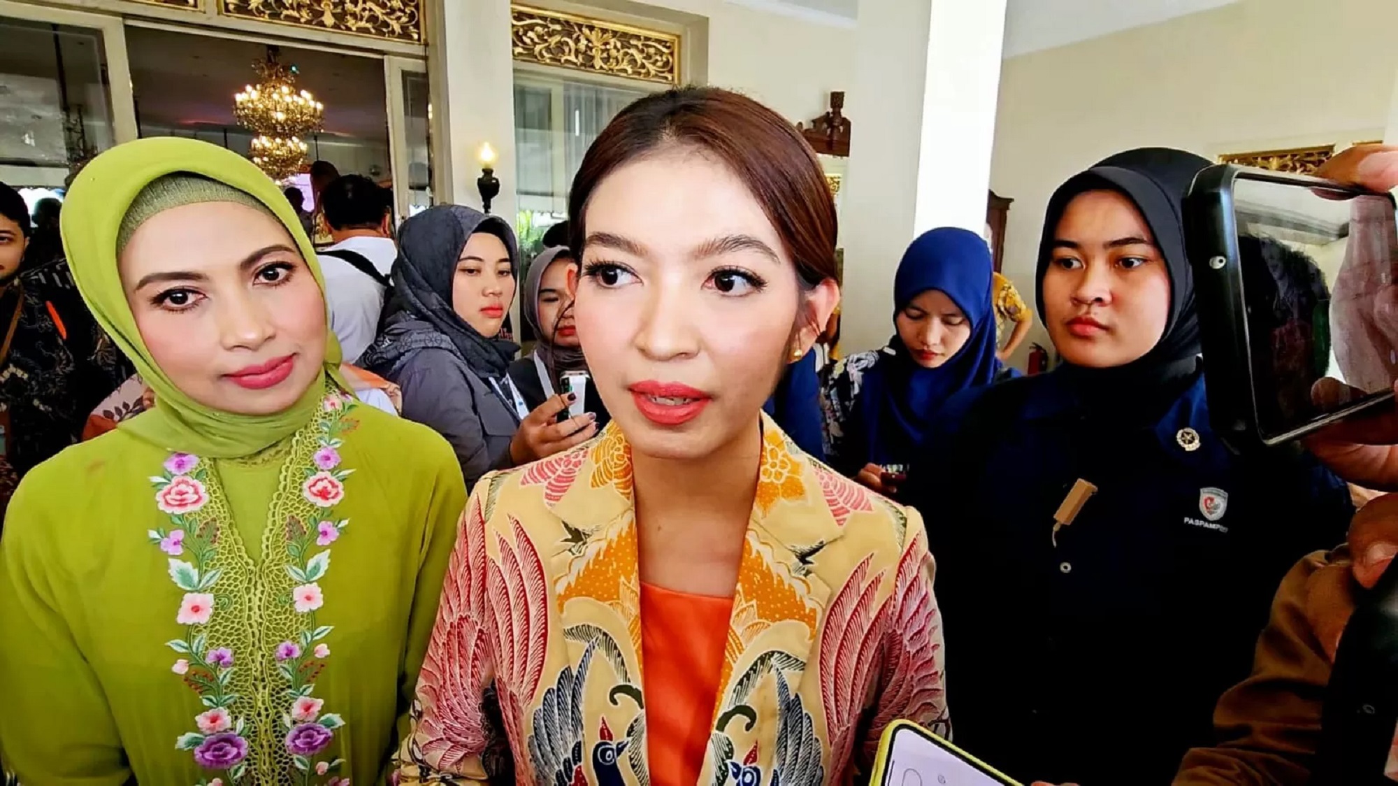 Selvi Ananda, istri Wakil Presiden RI Gibran Rakabumining Raka. (Silvester Kurniawan/Dok.Radar Solo)