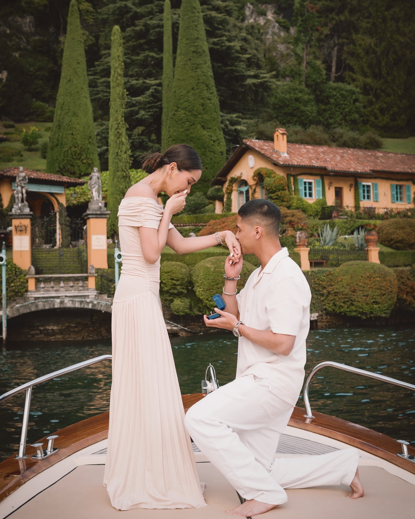 Lamaran Romantis di Danau Como, Italia