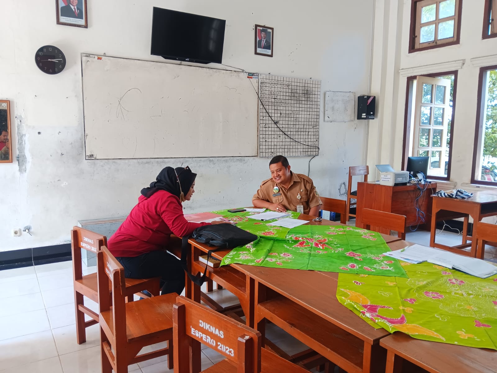 Posko SPMB SMPN 2 Klaten. (Angga Purenda/Radar Solo)