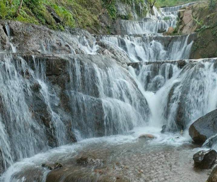 Air Terjun Niagara Tawangmangu Karanganyar yang menawarkan suasana indah menyegarkan