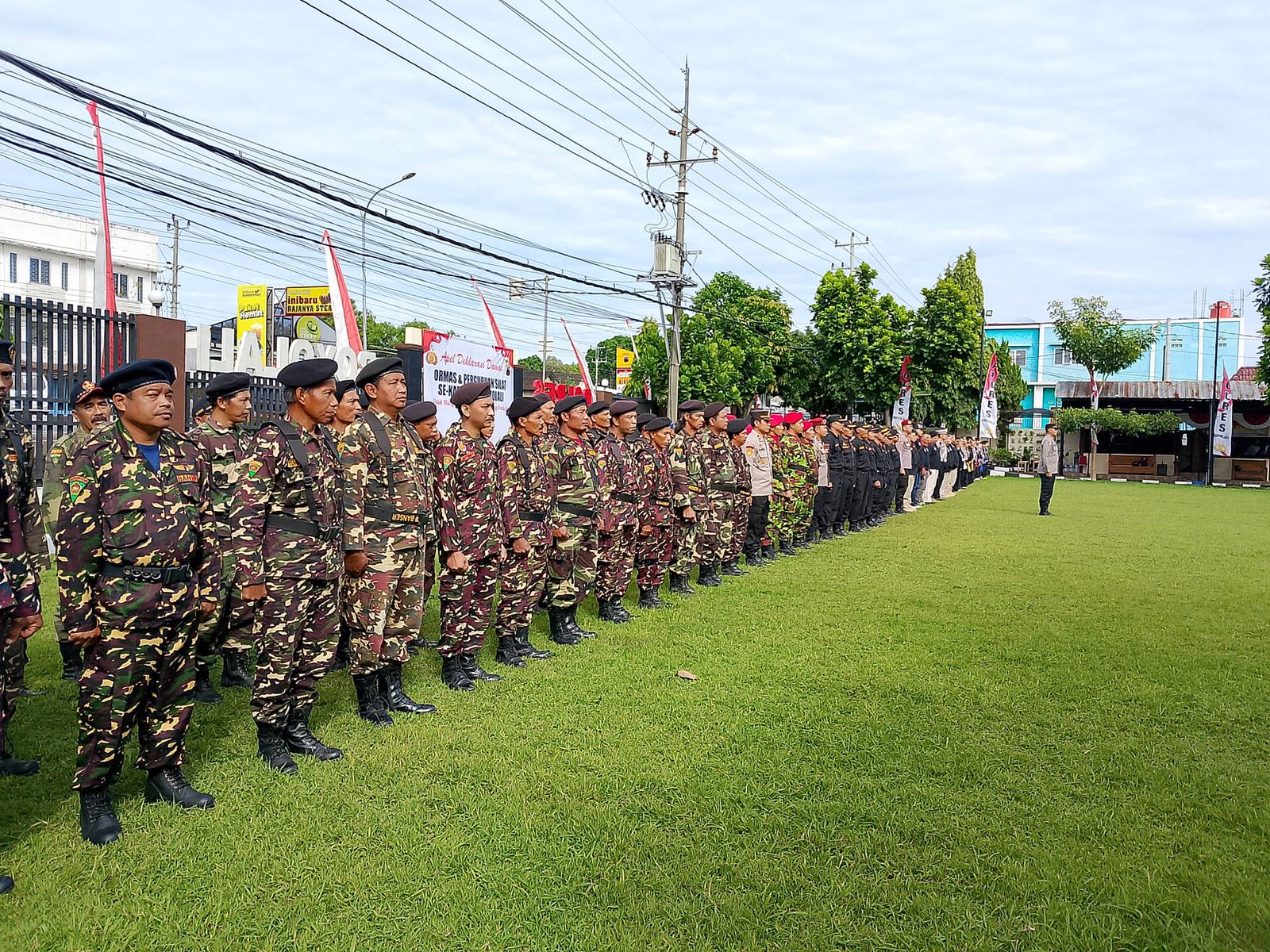 Deklarasi damai oleh beragam elemen masyarakat dan organisasi di halaman Mapolres Boyolali, Kamis (19/6/2025).