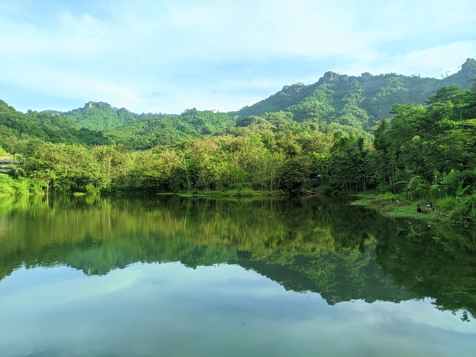 Keindahan Embung Pakis di Selogiri, Wonogiri.