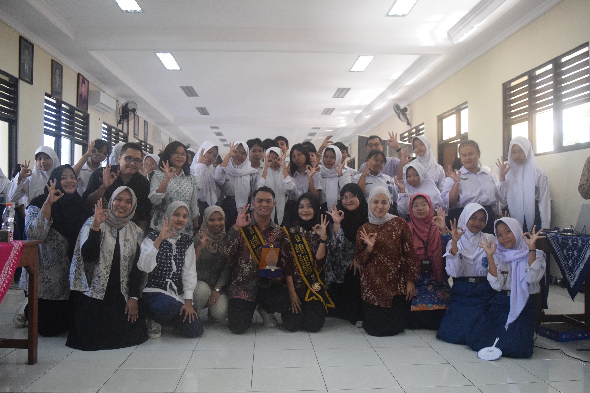 Grup Riset Dinamika Tata Kelola Kependudukan UNS Laksanakan Kegiatan Pengabdian Masyarakat di SMP N 16 Surakarta