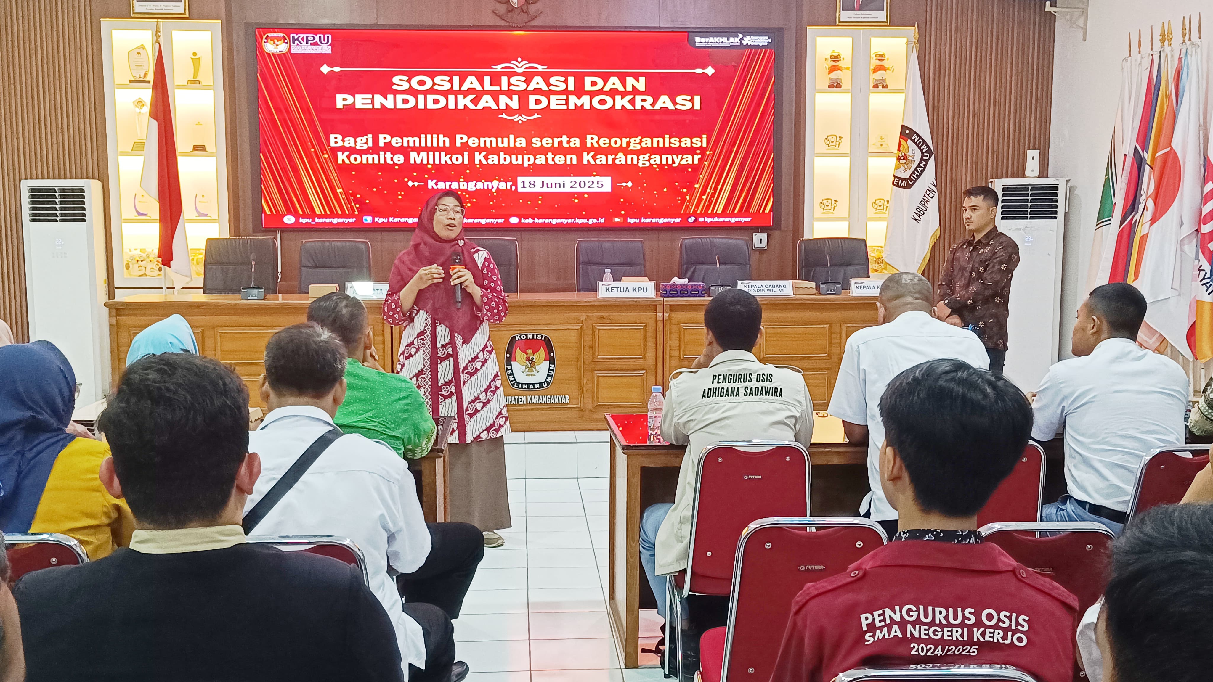 KPU Karanganyar saat sosialisasi pembentukan Komite Miniatur Pemilu OSIS Indonesia (Milkoi) 2025. (Rudi Hartono/Radar Solo)