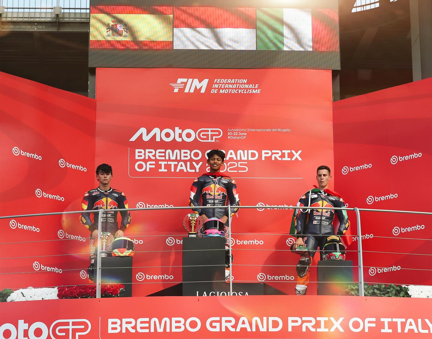 Hasil ini membuat Veda masuk dalam buku sejarah balapan Indonesia sebagai pembalap pertama yang berhasil meraih back to back di Red Bull Rookies Cup.