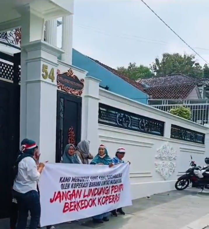 Nasabah gagal bertemu bos Koperasi Bahana Lintas Nusantara Nicholas Nyoto Prasetyo. Rumah mewahnya di Salatiga dalam kondisi kosong.