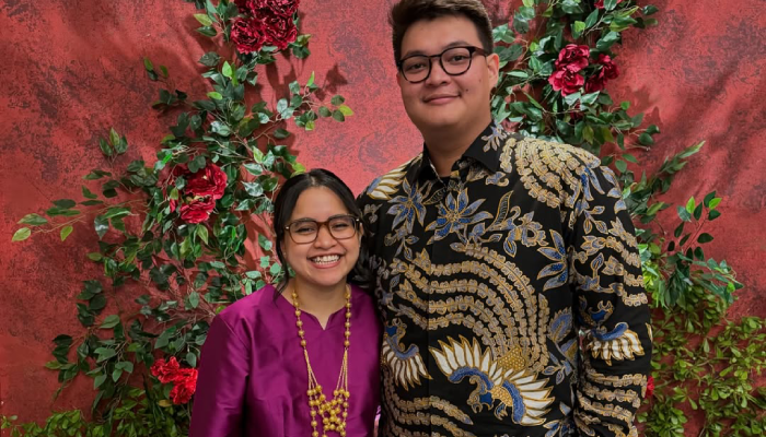 Hanifa Fadhila Pramana bersama sang kekasih, yang kini menjadi suaminya.