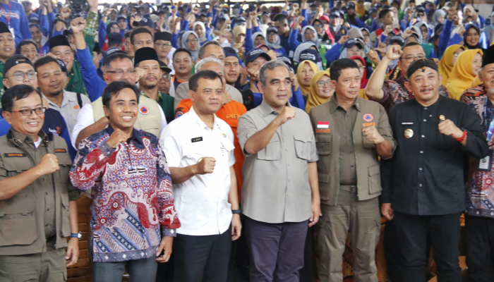 Gubernur Jateng Ahmad Luthfi saat Jambore Nasional ke-3 Relawan Muhammadiyah Aisyiyah di Tawangmangu, Karanganyar, Kamis (26/6/2025).