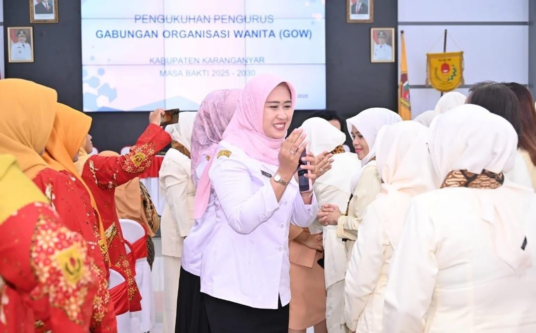 Penasihat I GOW Farida Rober Christanto kukuhkan pengurus gow baru 2025-2030, Kamis (26/6/2025). (Rudi Hartono/Radar Solo)