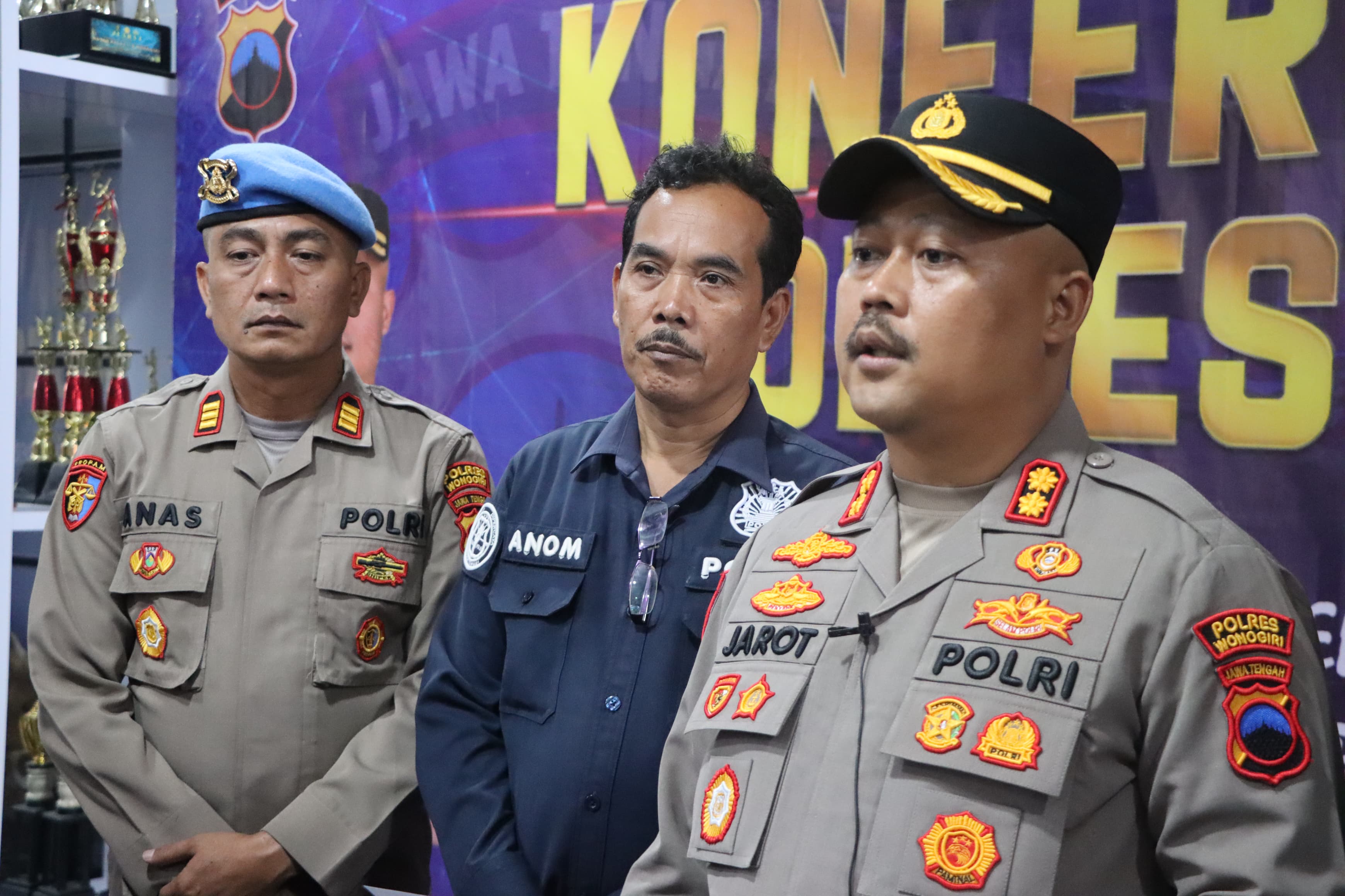 Kapolres Wonogiri AKBP Jarot Sungkowo (kanan).