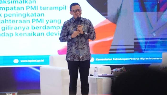 Menteri Pelindungan Pekerja Migran Indonesia (P2MI) Abdul Kadir Karding dalam peresmian Migrant Center di Undip, Semarang, Kamis (26/6/2025).