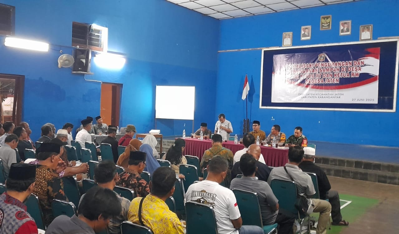 Sosialisasi penanganan sampah tingkat RT di Desa Jaten, Kecamatan Jaten, Karanganyar. (Rudi Hartono/Radar Solo)