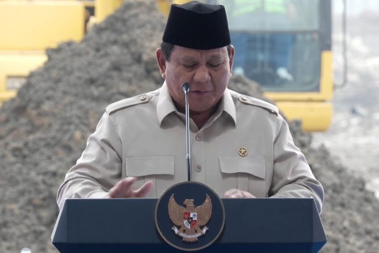 Kala Presiden Prabowo Kaget Lihat Tomy Winata Hadir di Groundbreaking Industri Baterai Listrik di Karawang