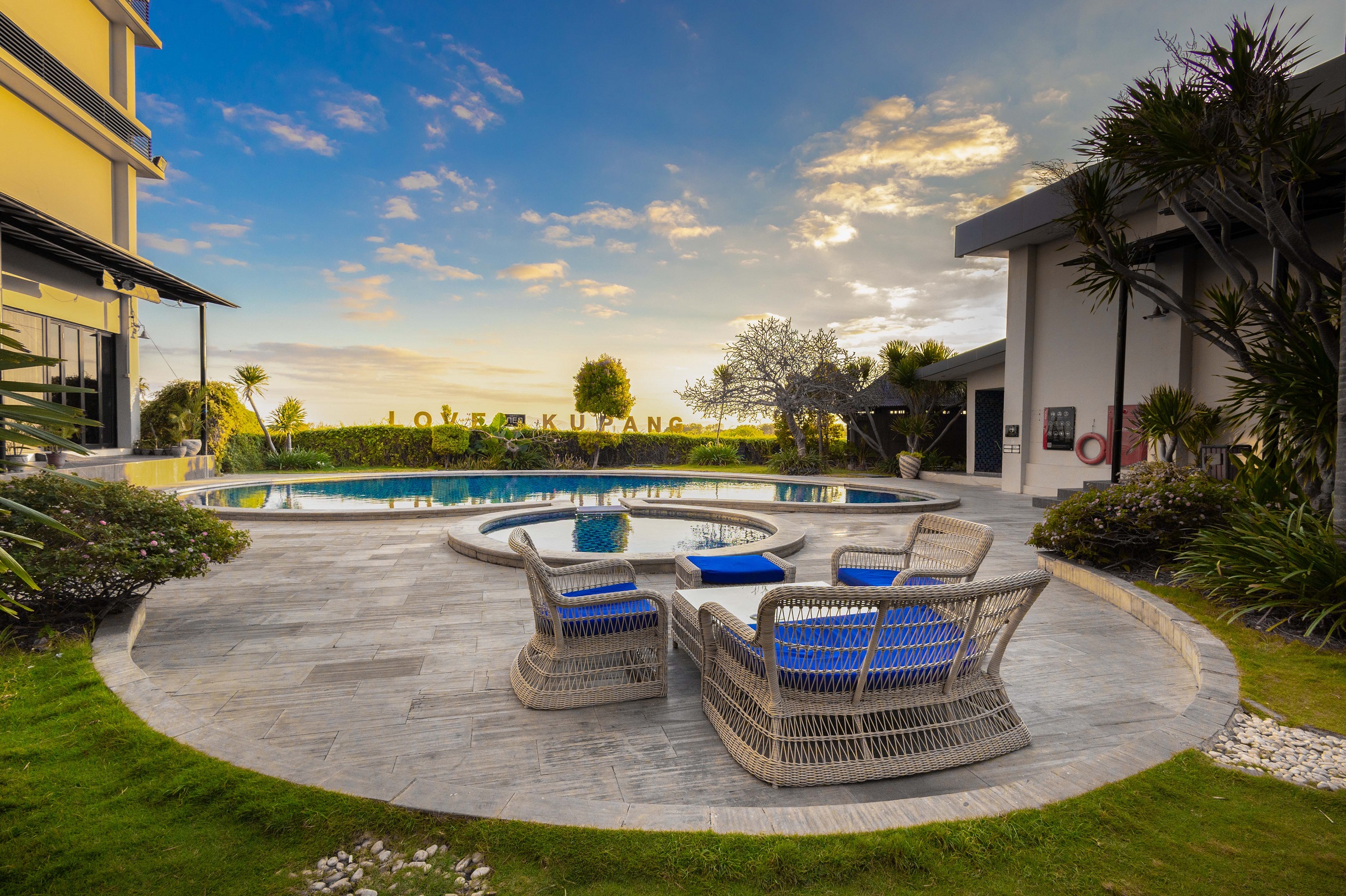 Convention Center, Kolam Renang di Neo Eltari Kupang