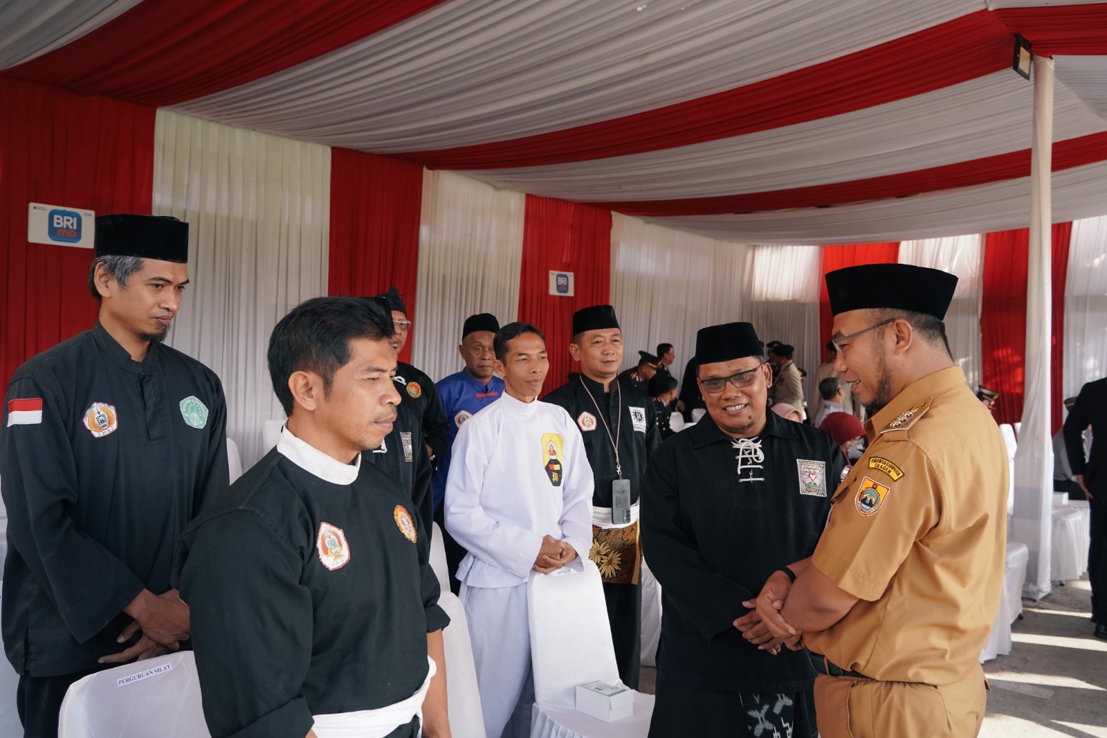 Bupati Sragen Sigit Pamungkas menemui petinggi sejumlah perguruan silat di Sragen. (Ahmad Khairudin/Radar Solo)