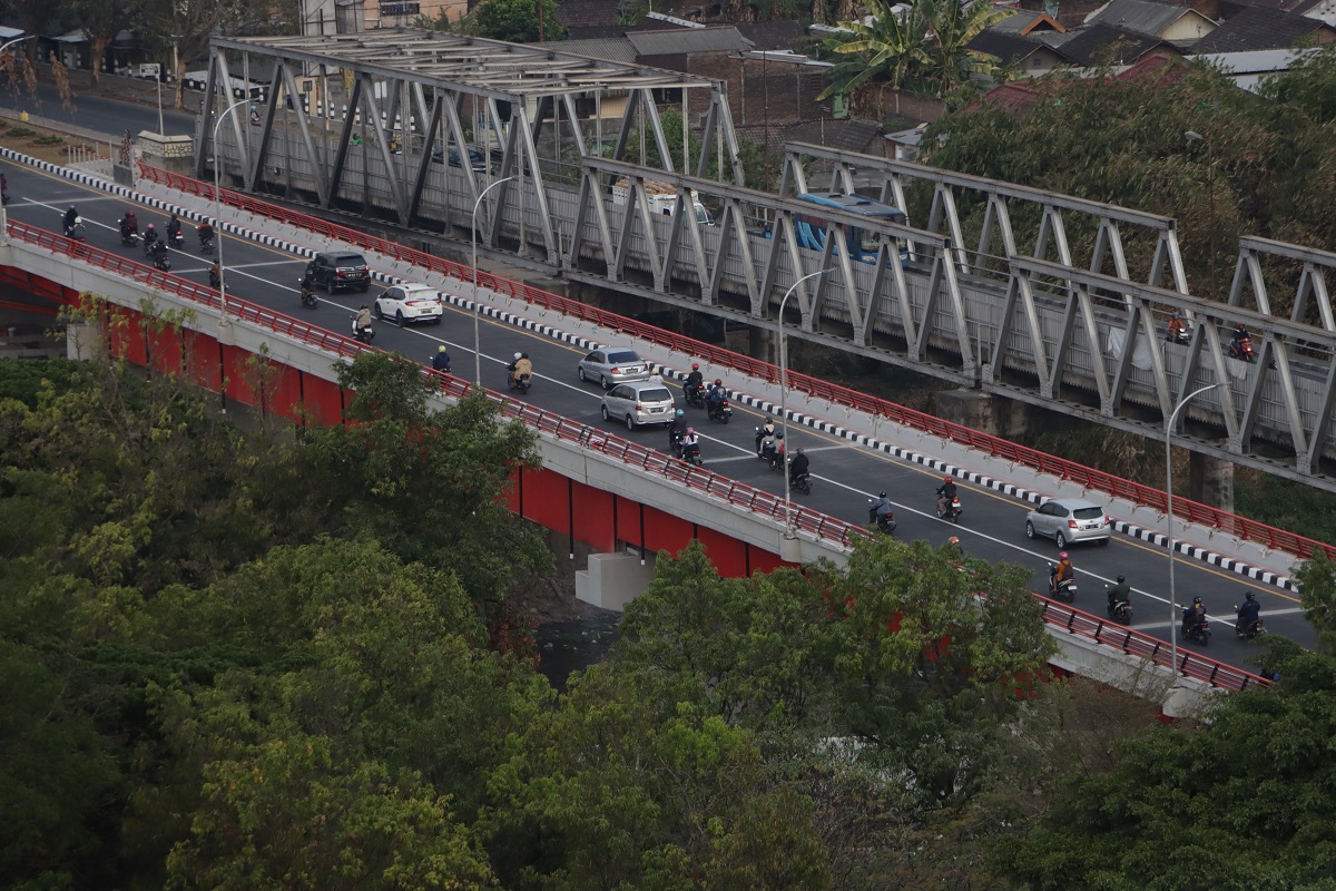 Jembatan Jurug menjadi saksi bisu banyaknya kisah memilukan.