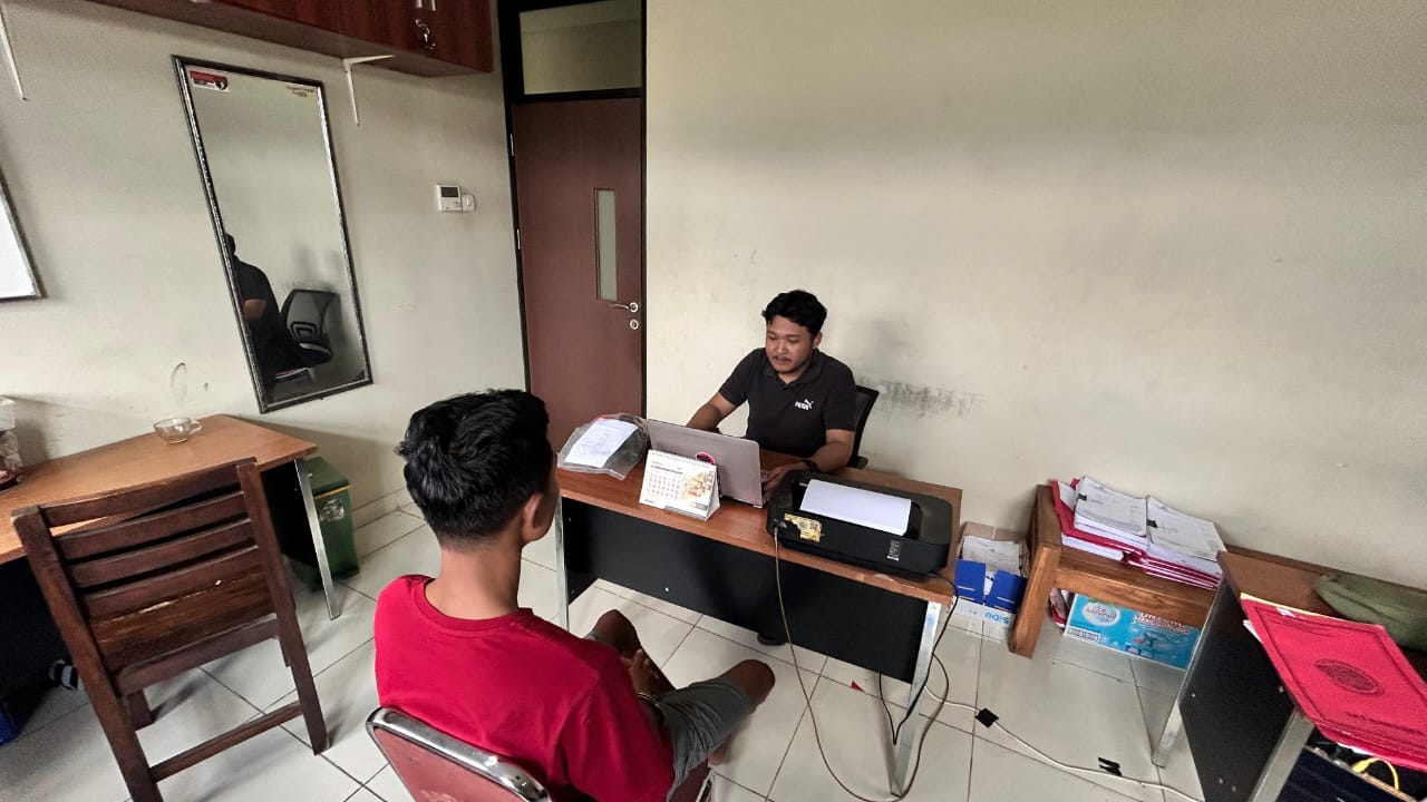 Residivis narkoba berinisial ATS diperiksa di Mapolres Sukoharjo, belum lama ini.