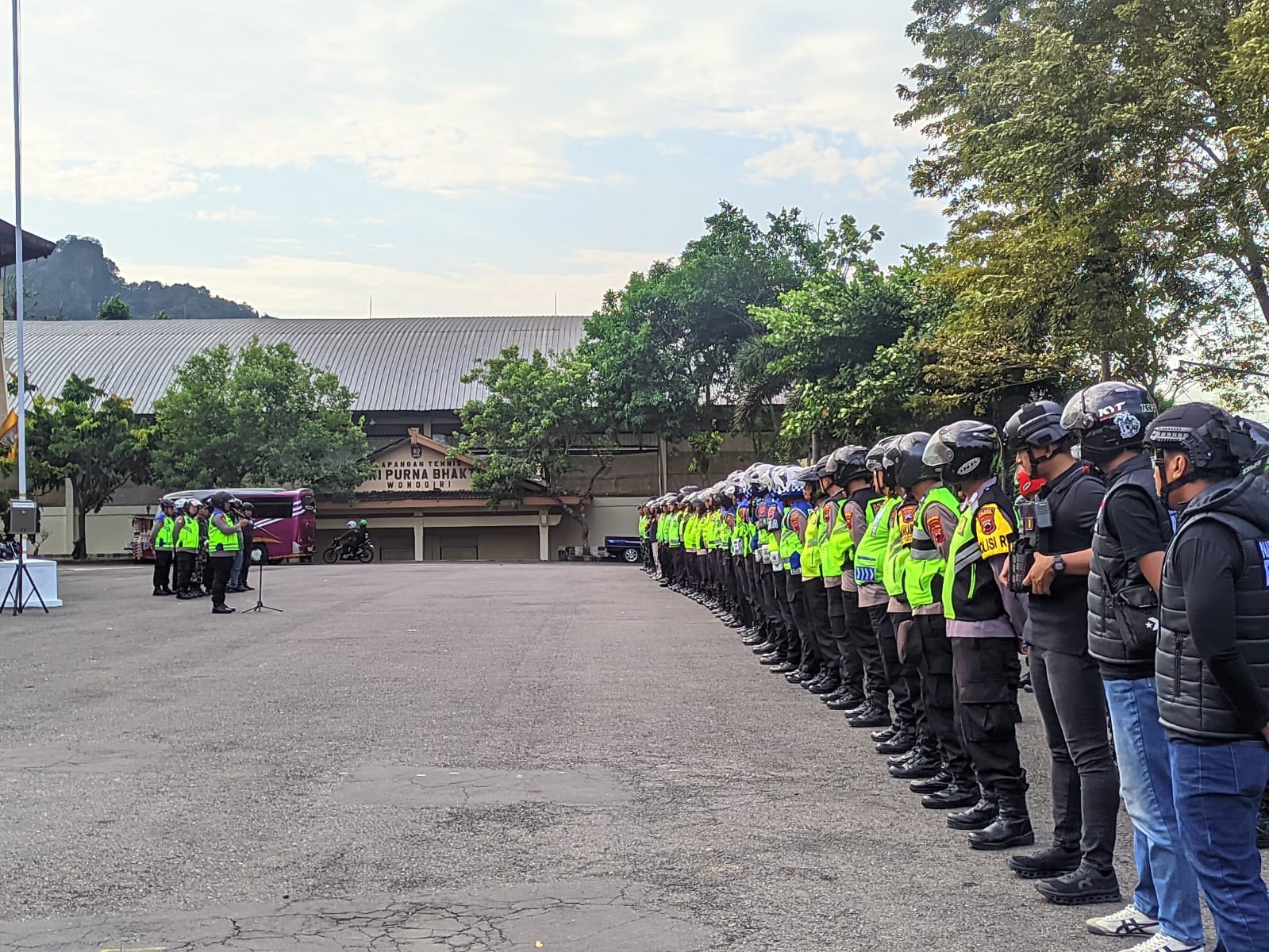 Apel persiapan pengamanan pengesahan calon warga baru PSHT Wonogiri, Jumat (4/7/2025).