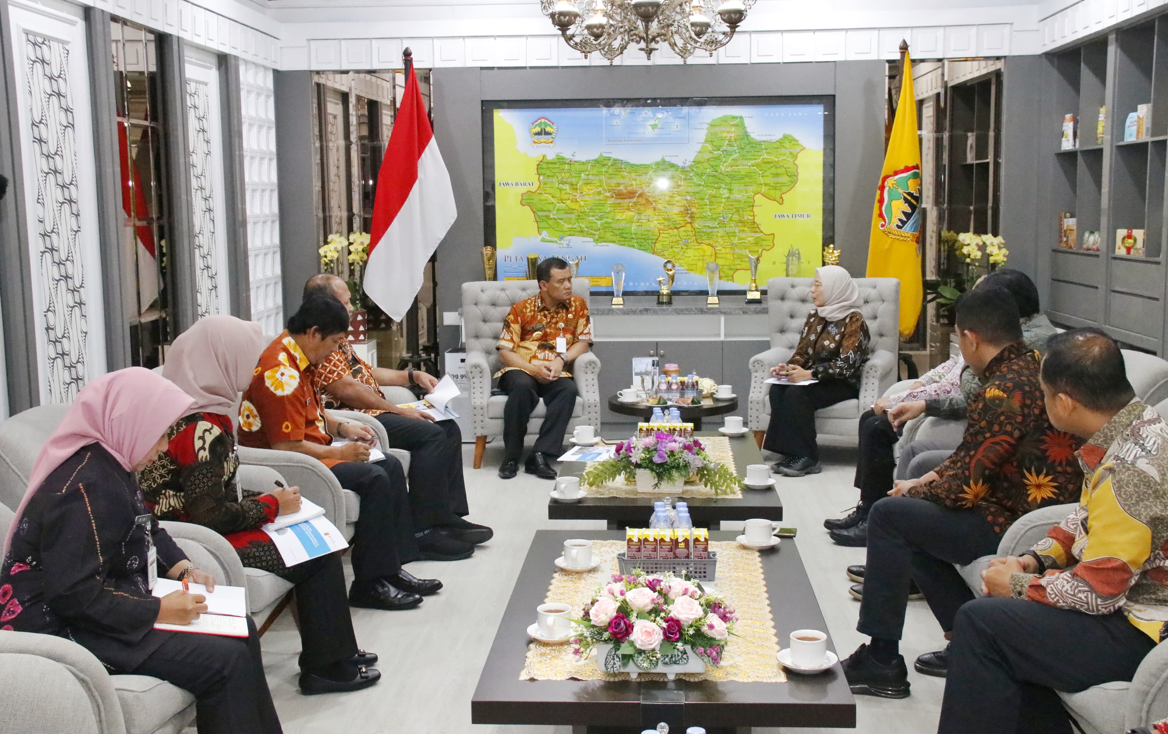 Gubernur Ahmad Luthfi Dukung PLTS terapung di Kedungombo dan Gajahmungkur mulai dibangun 2025, target operasi awal 2027 dengan daya total 200 MW.