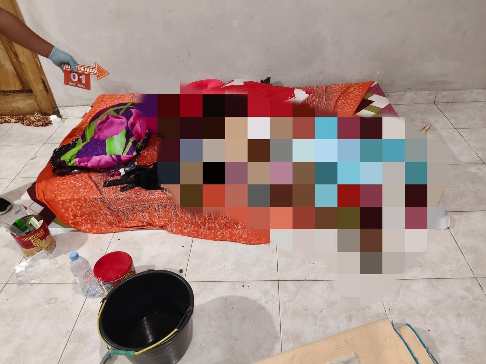 Posisi Sutinem saat kali pertama ditemukan tak bernyawa di rumahnya di Dusun Winong, Desa Mlokomanis Wetan, Kecamatan Ngadirojo, Wonogiri, Minggu (6/7/2025).