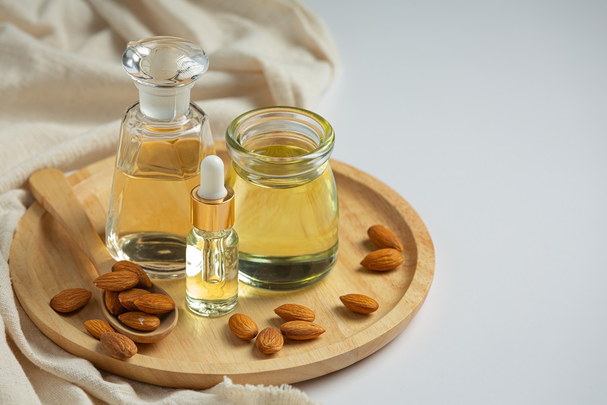 Minyak Almond