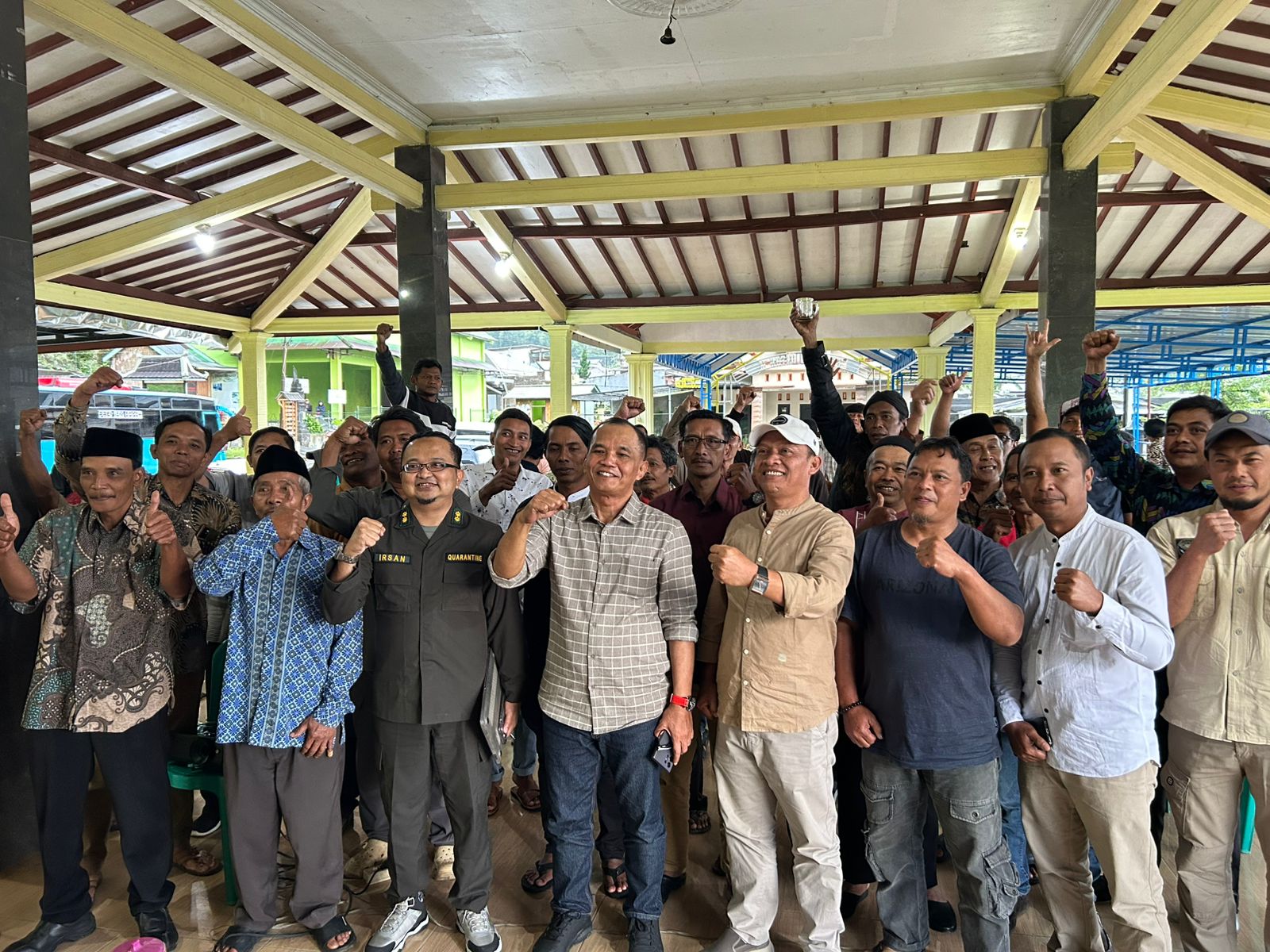 Ketua DPRD Jateng Sumanto menyebut, sekitar 90 persen warga Desa Nglurah menggantungkan pendapatannya dari berjualan tanaman hias.