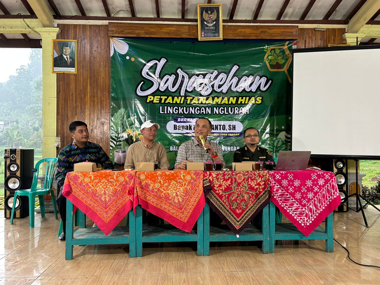 Ketua DPRD Jateng Sumanto menjadi narasumber Sarasehan Petani Tanaman Hias Lingkungan Nglurah di Pendopo Desa Nglurah, Kecamatan Tawangmangu, Kabupaten Karanganyar.