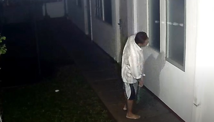Rekaman CCTV saat penjaga kos melihat kamar Arya Daru Pangayunan pada Selasa (8/7/2025) pagi pukul 05.20 WIB.